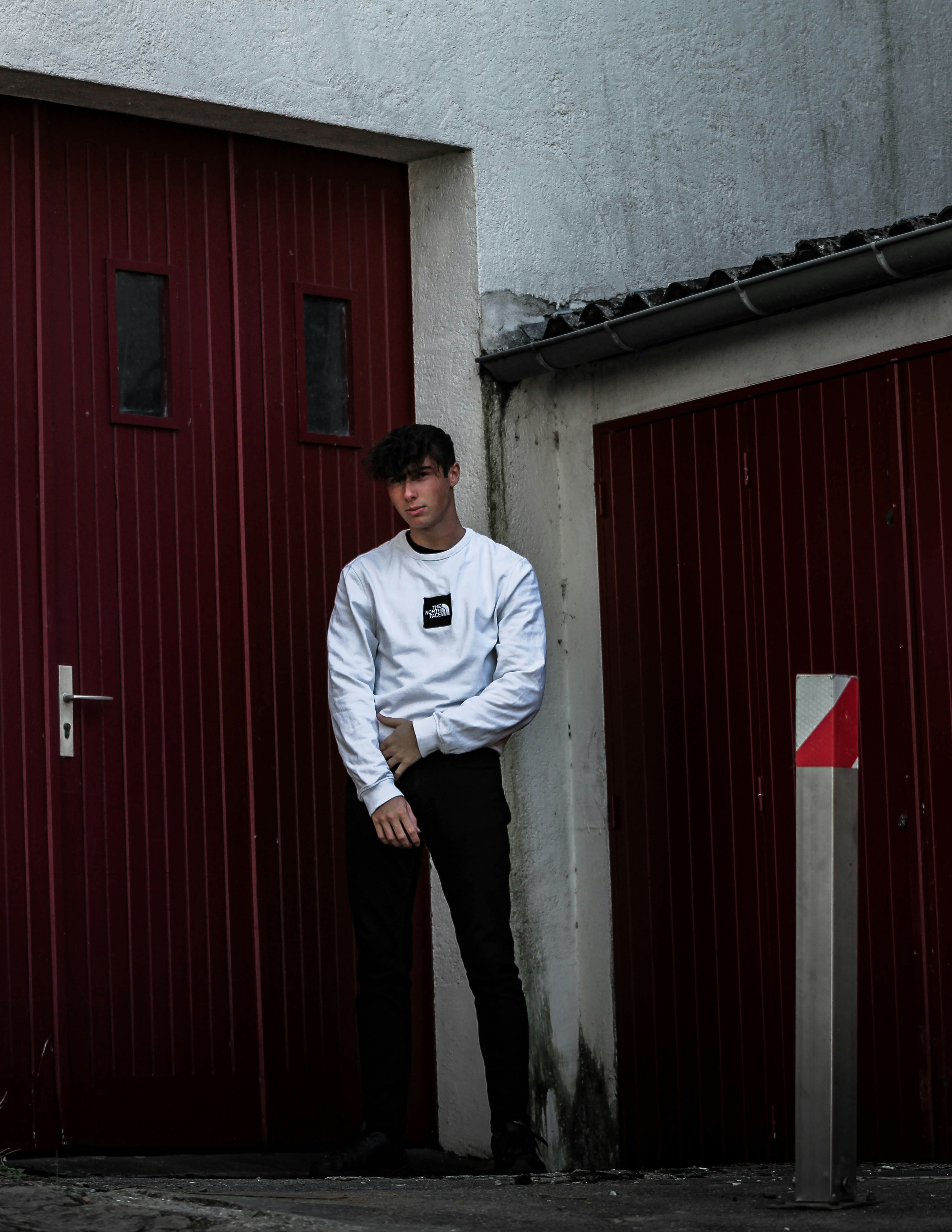 crew neck sweater white