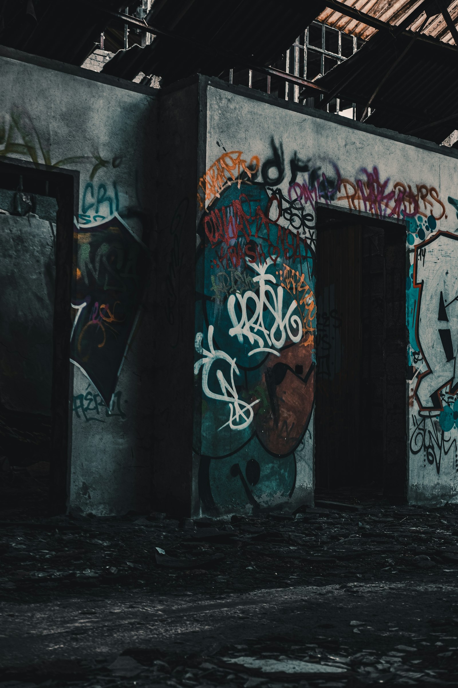 Fujifilm X-T3 + Fujifilm XF 35mm F2 R WR sample photo. Gray and blue graffiti photography