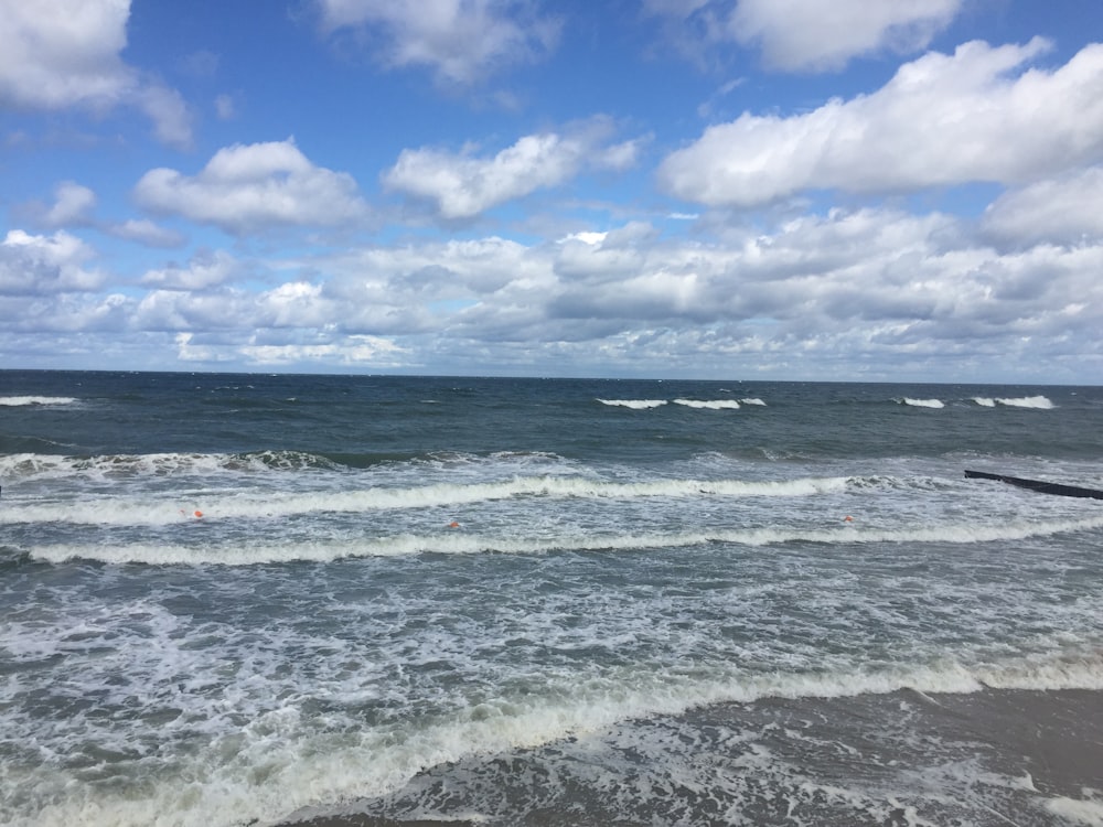 bord de mer pendant la journée