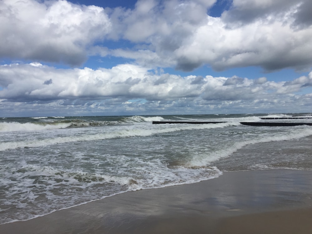 日中の海岸