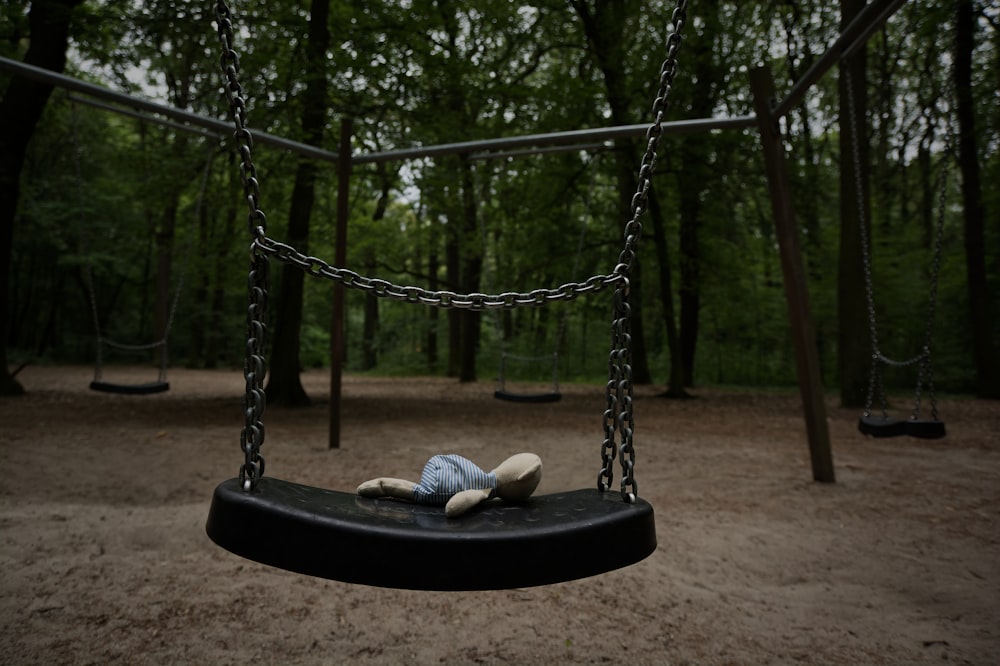 close-up photography of swing chair
