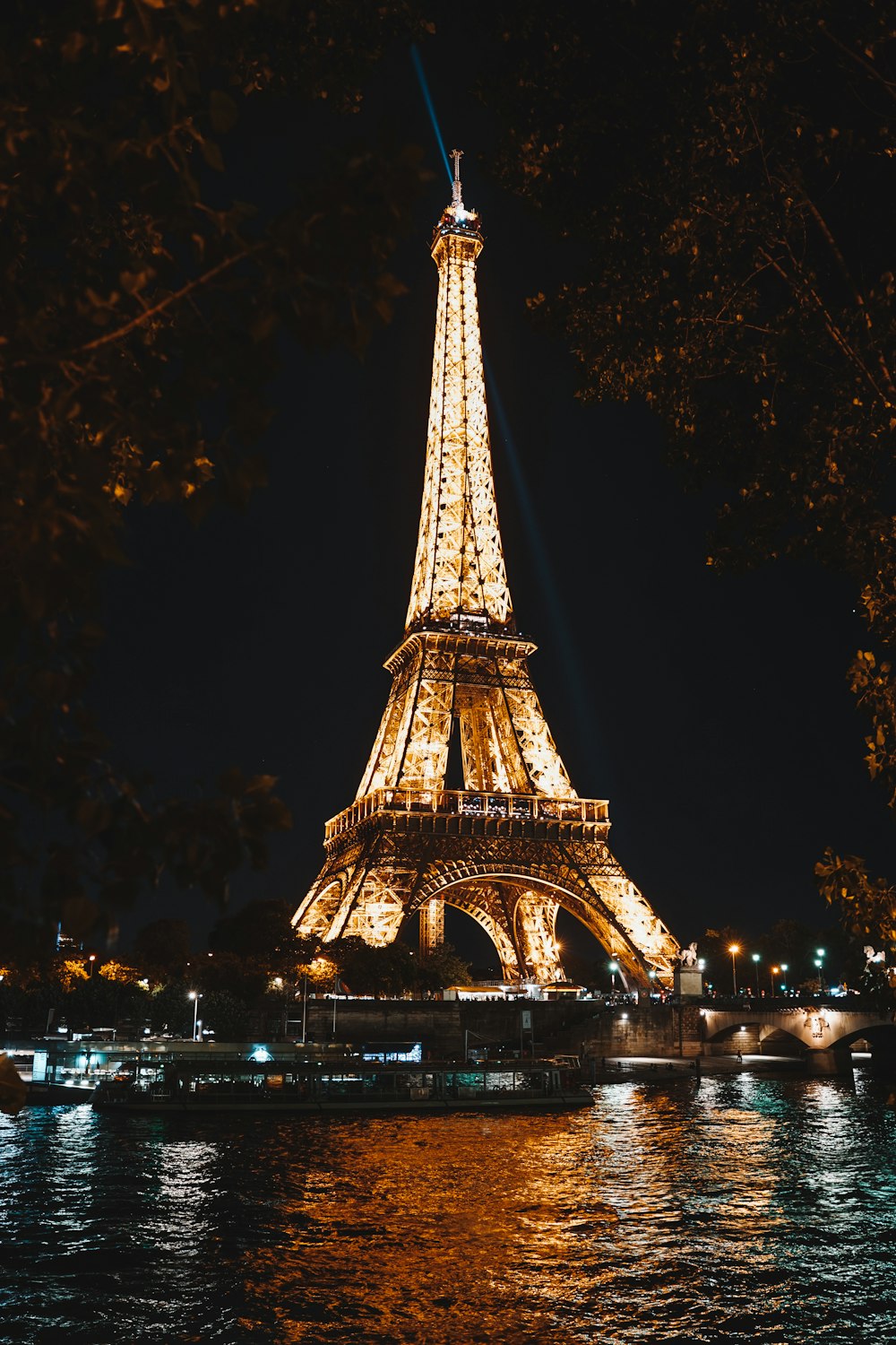 Paris Eiffel Tower Photo Free Building Image On Unsplash