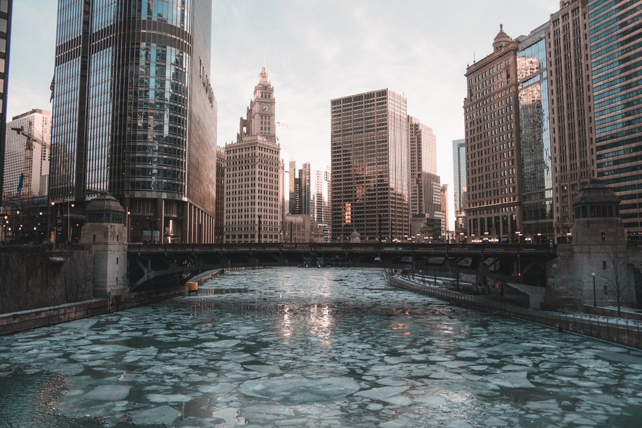 Take it From the Tourists – Embrace the Chicagoland Chill for the Holidays