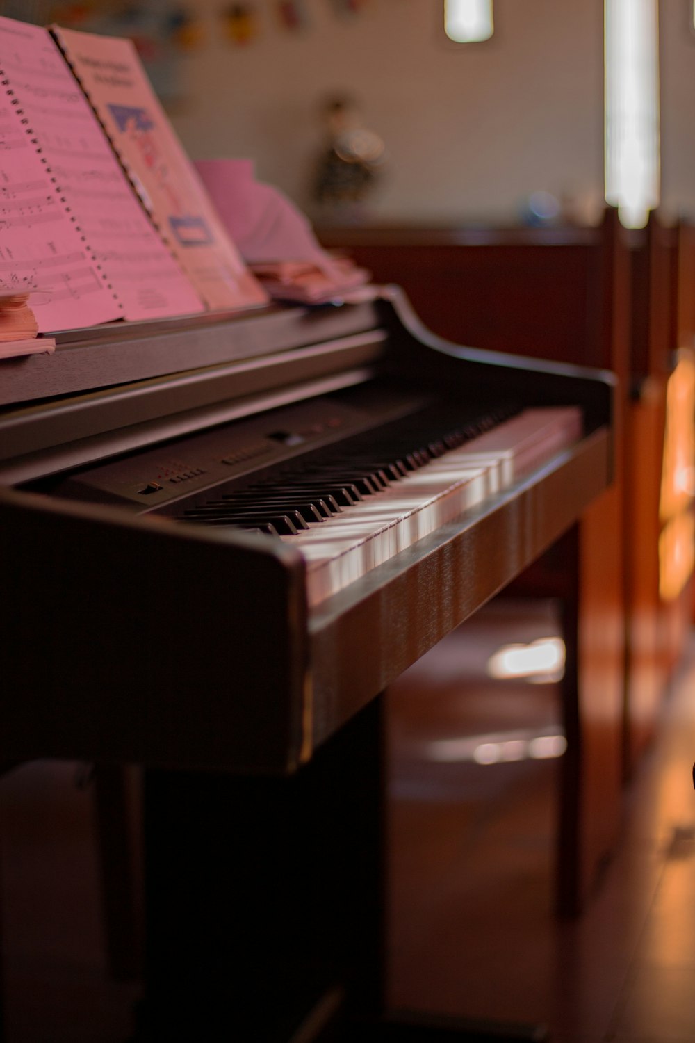 brown spinet piano