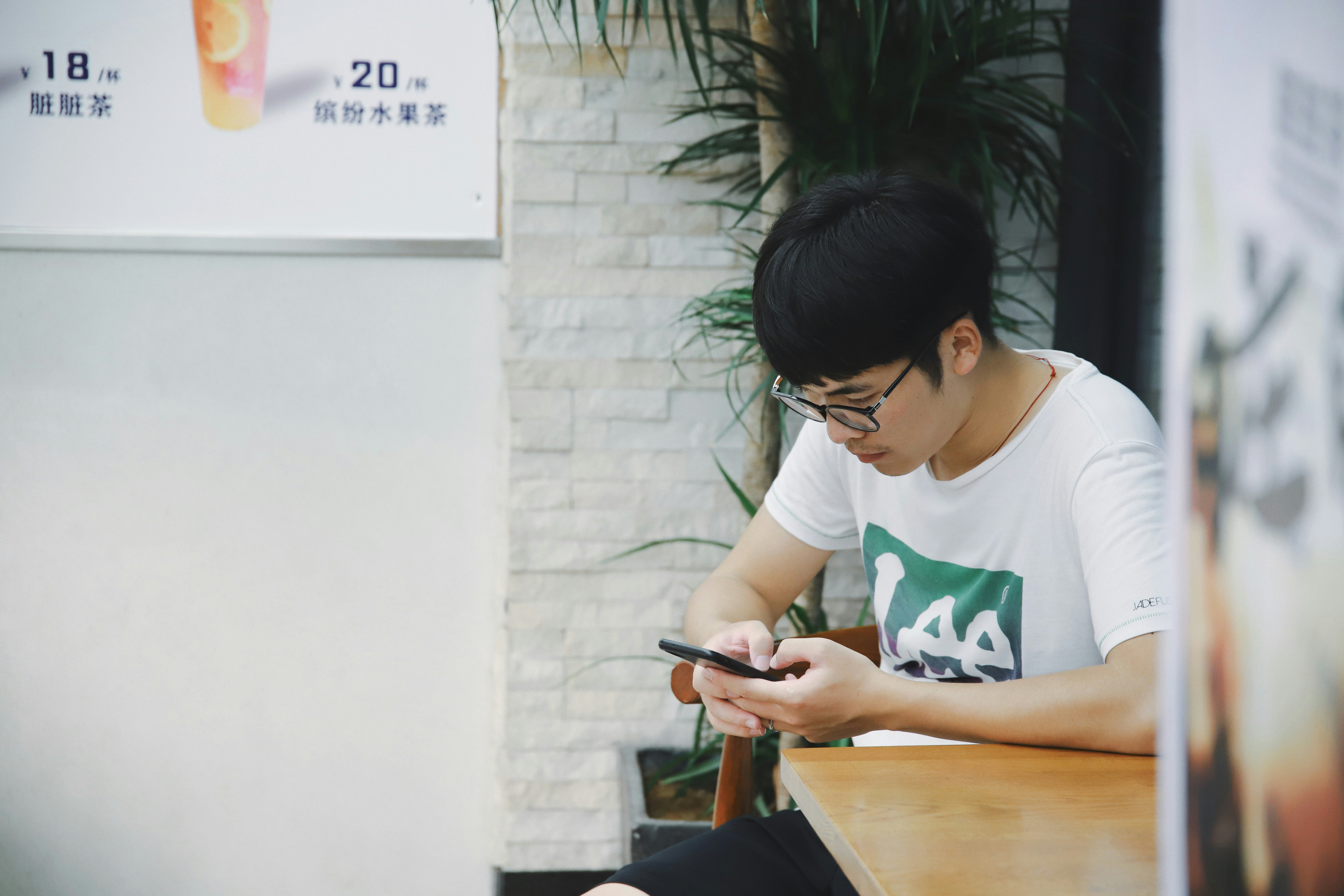 photo-1568688580873-2d0daf44e56d?ixid=M3wxMjA3fDB8MXxzZWFyY2h8OHx8eGlhb21pJTIwc3U3fGVufDB8fHx8MTc1NDk3ODExMnww\u0026ixlib=rb-4.1.0