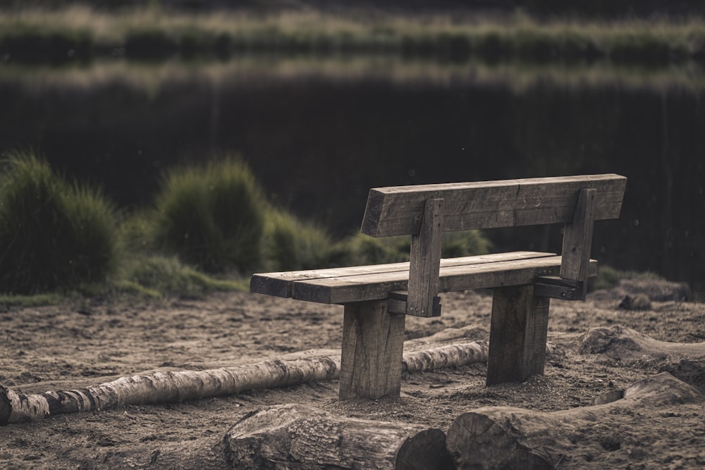 banc en bois gris