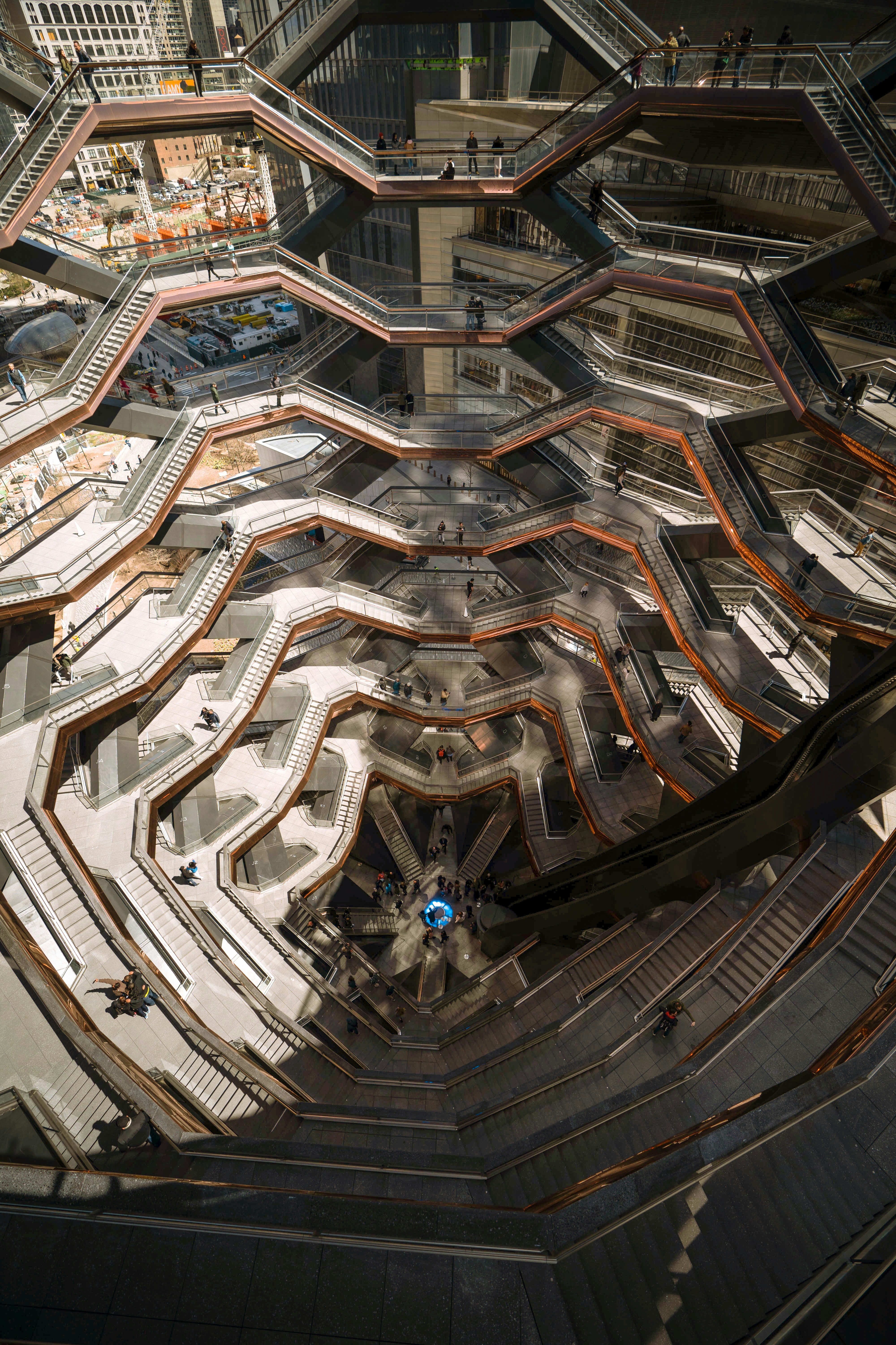 Can Hierarchical Agents Outperform Flat React-Style Agents?