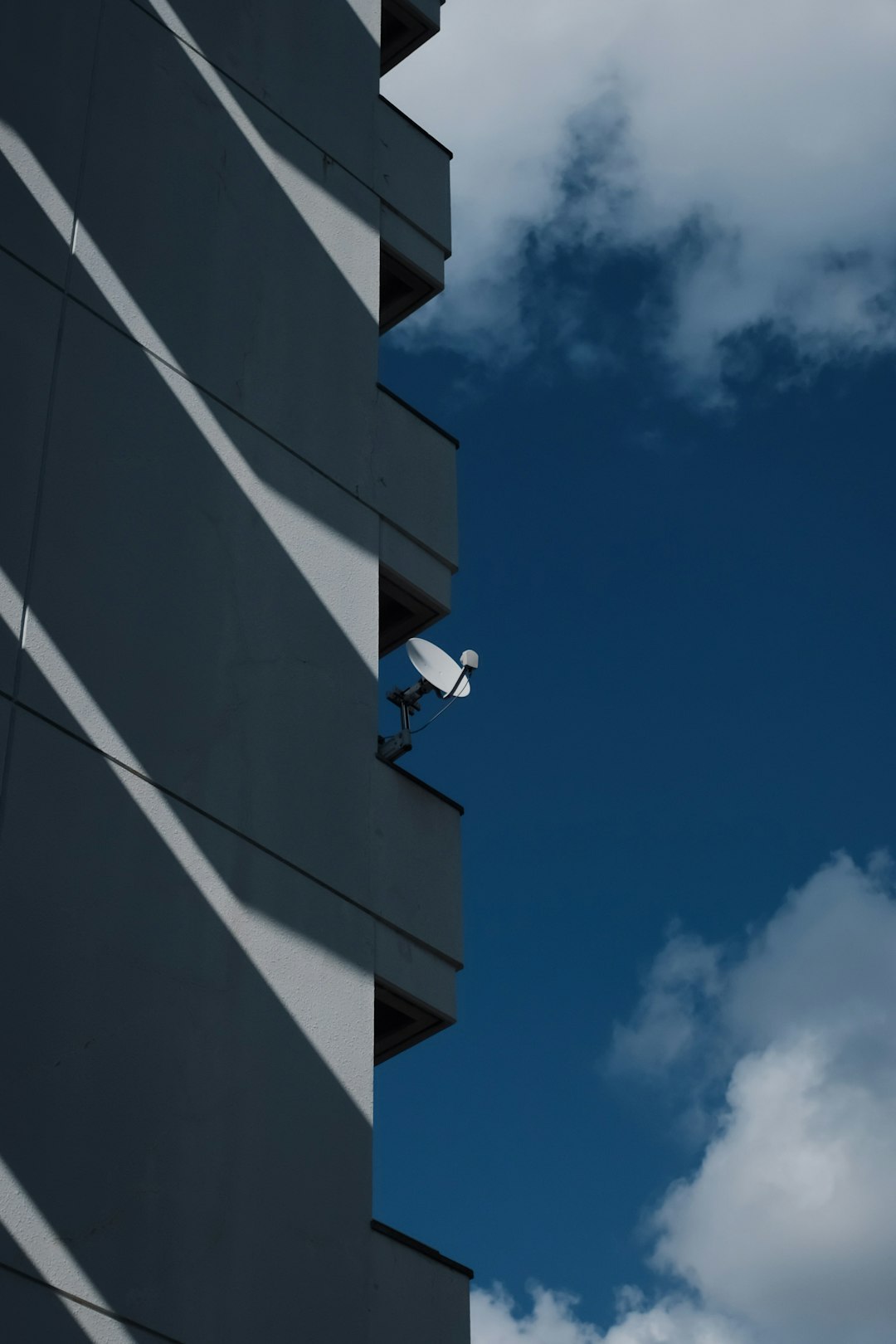 low-angle photography gray concrete building during daytime