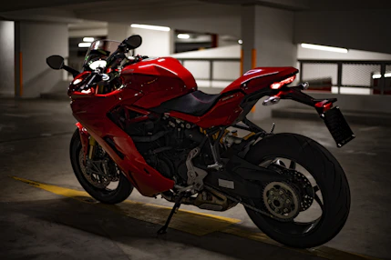 motocicleta con sistema de presencia