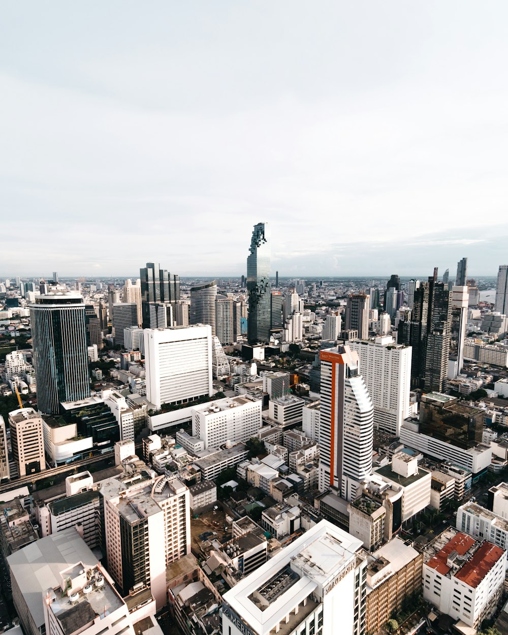 cityscape photo of concrete buildings