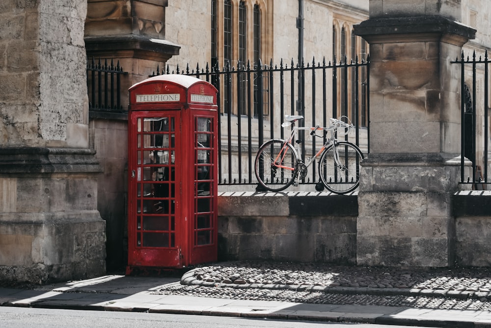 red telephone booth