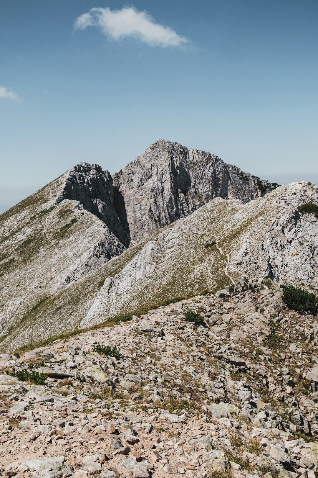 gray mountain photo during daytime