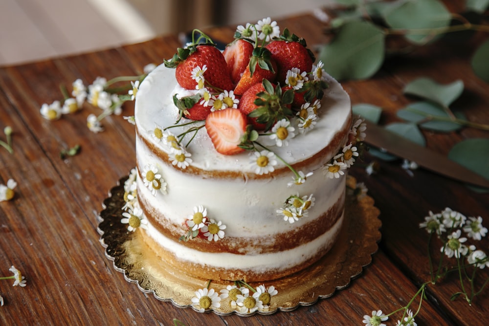 baked strawberry cake