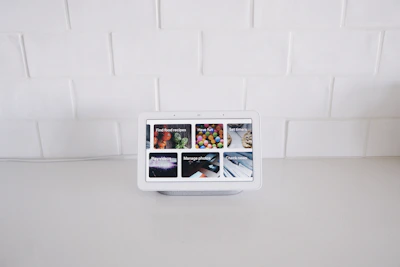 A chef-it AI companion displayed on a tablet, guiding meal preparation step-by-step.