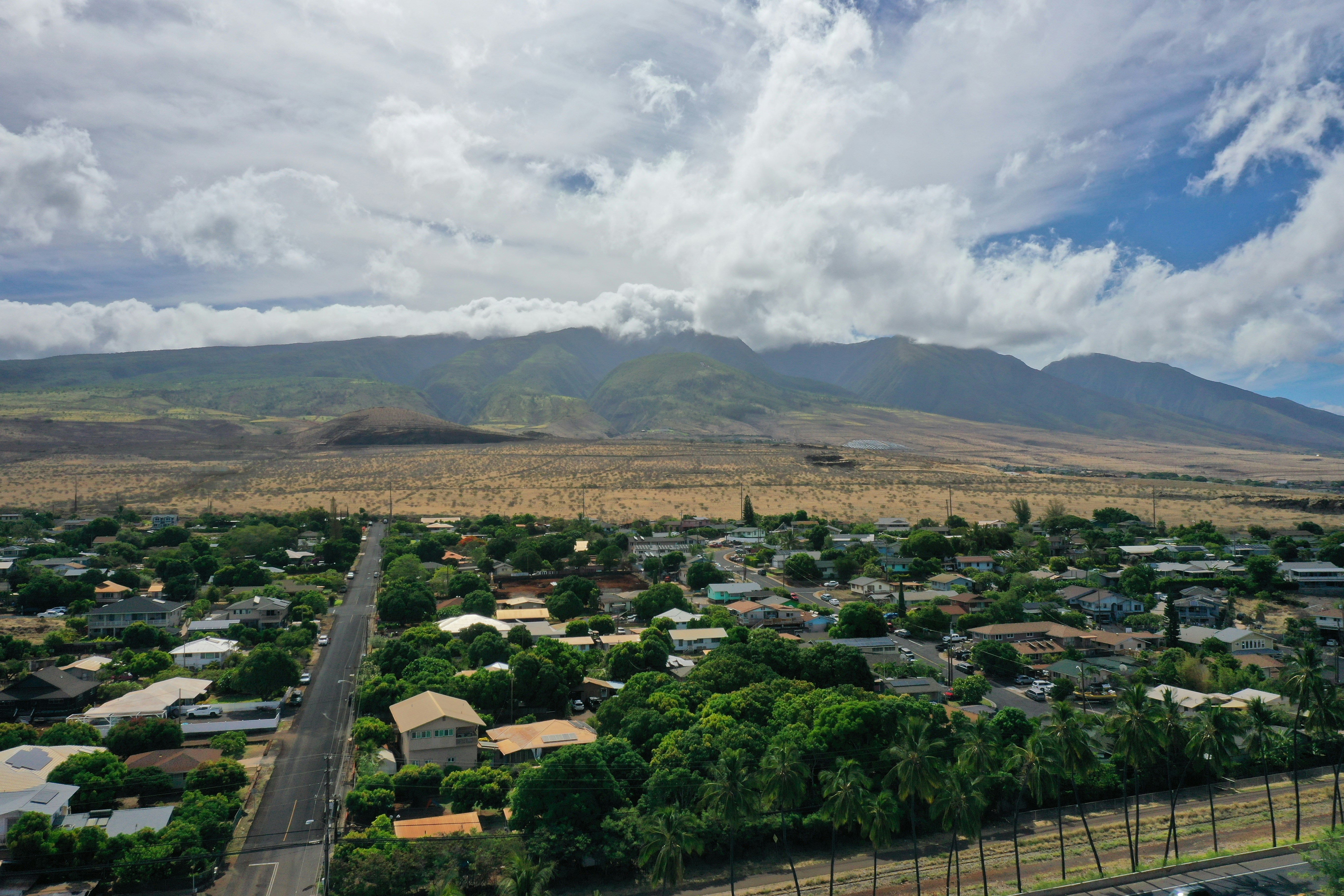 Hurricane Lowell leaves western Hawaii in flood‑filled chaos