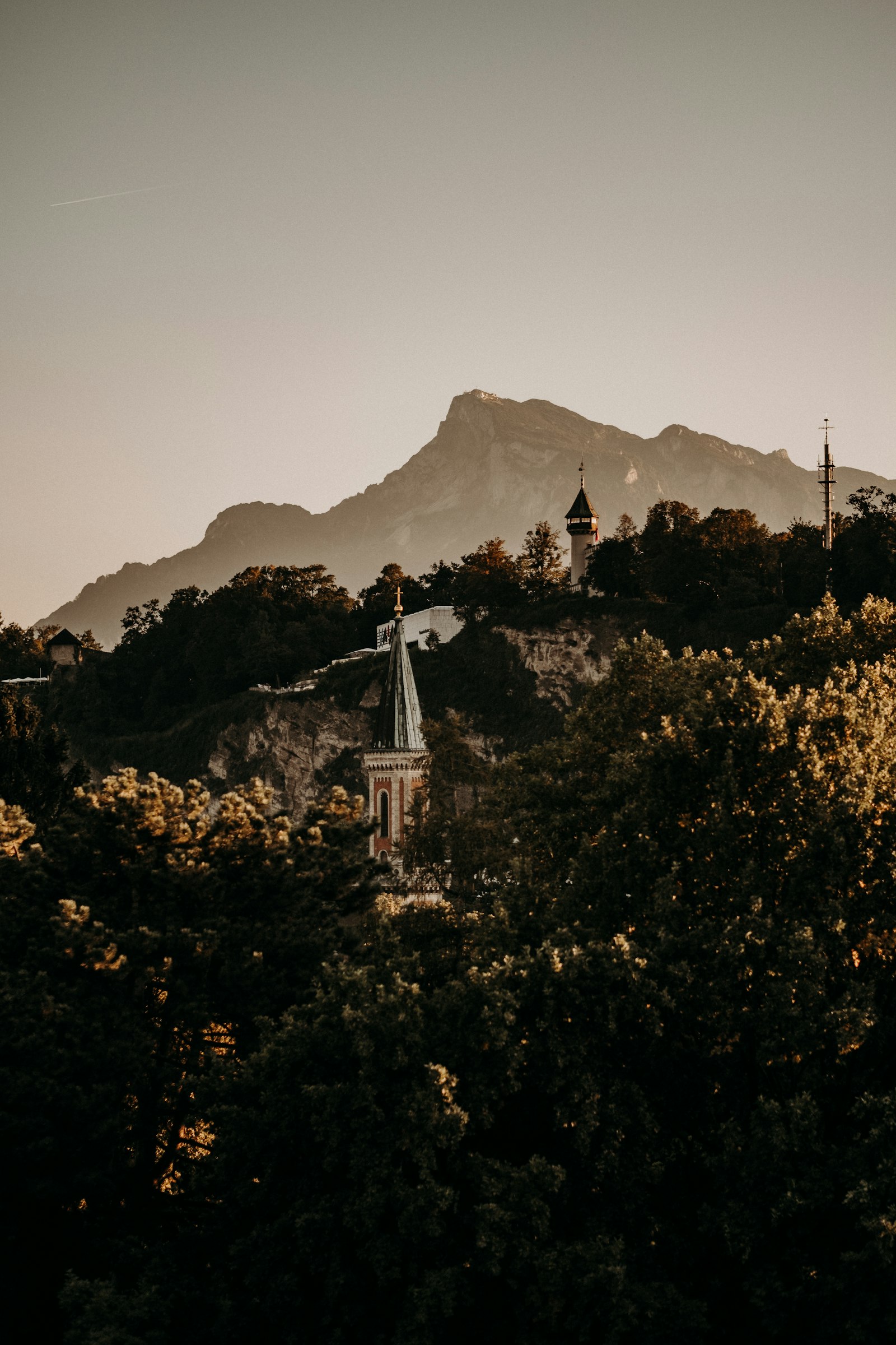 Fujifilm X-T3 + Fujifilm XF 56mm F1.2 R sample photo. Mountains during daytim photography