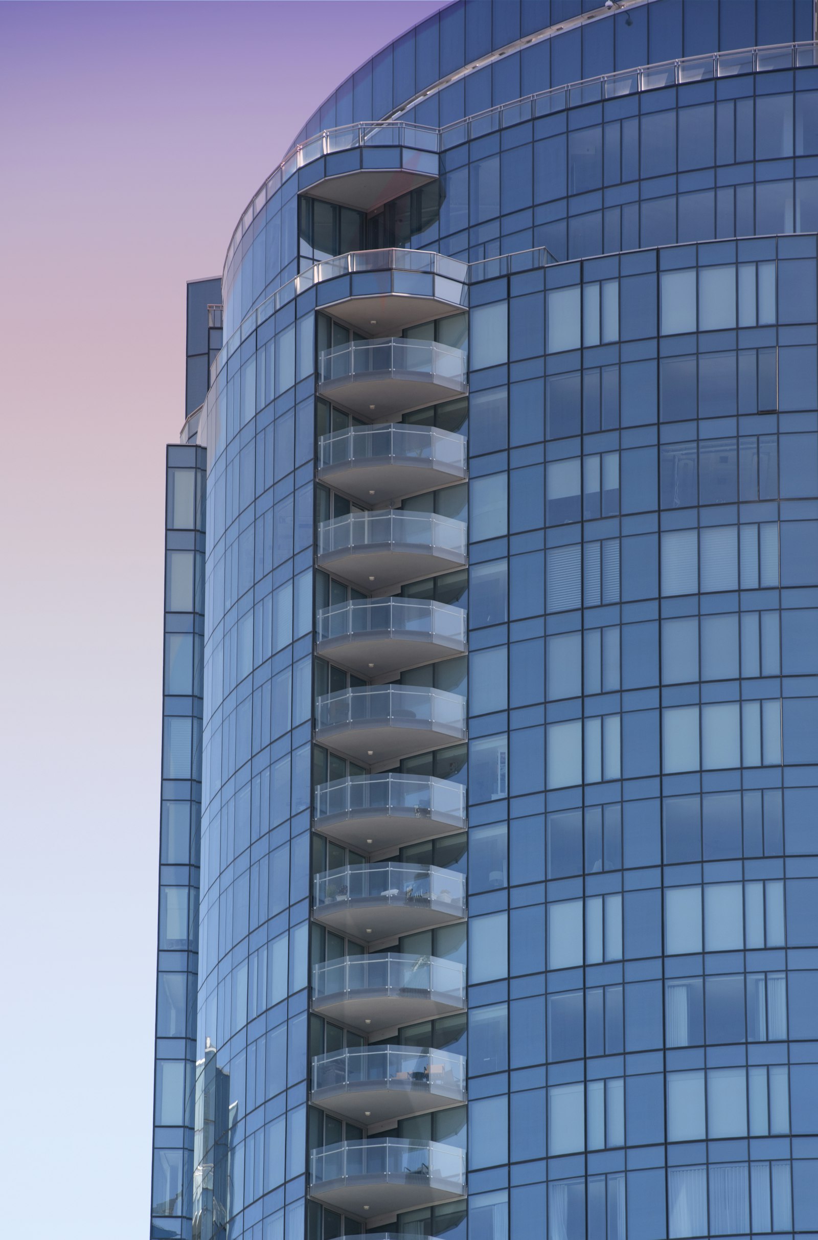 Nikon D850 + Nikon AF-S Nikkor 70-200mm F2.8G ED VR II sample photo. Blue high-rise building photography