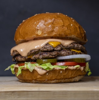 burger with lettuce and tomatoes