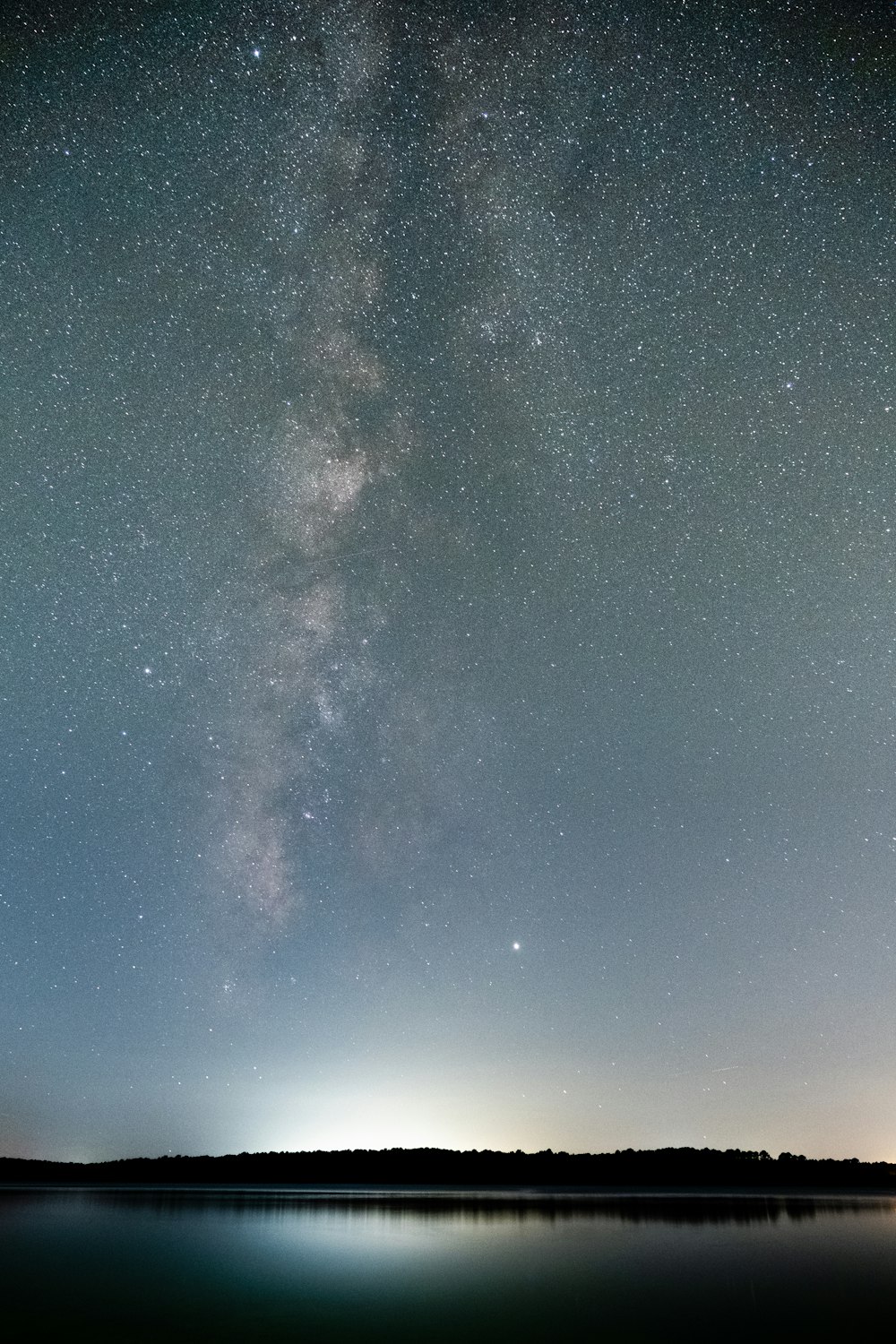 lake during nighttime