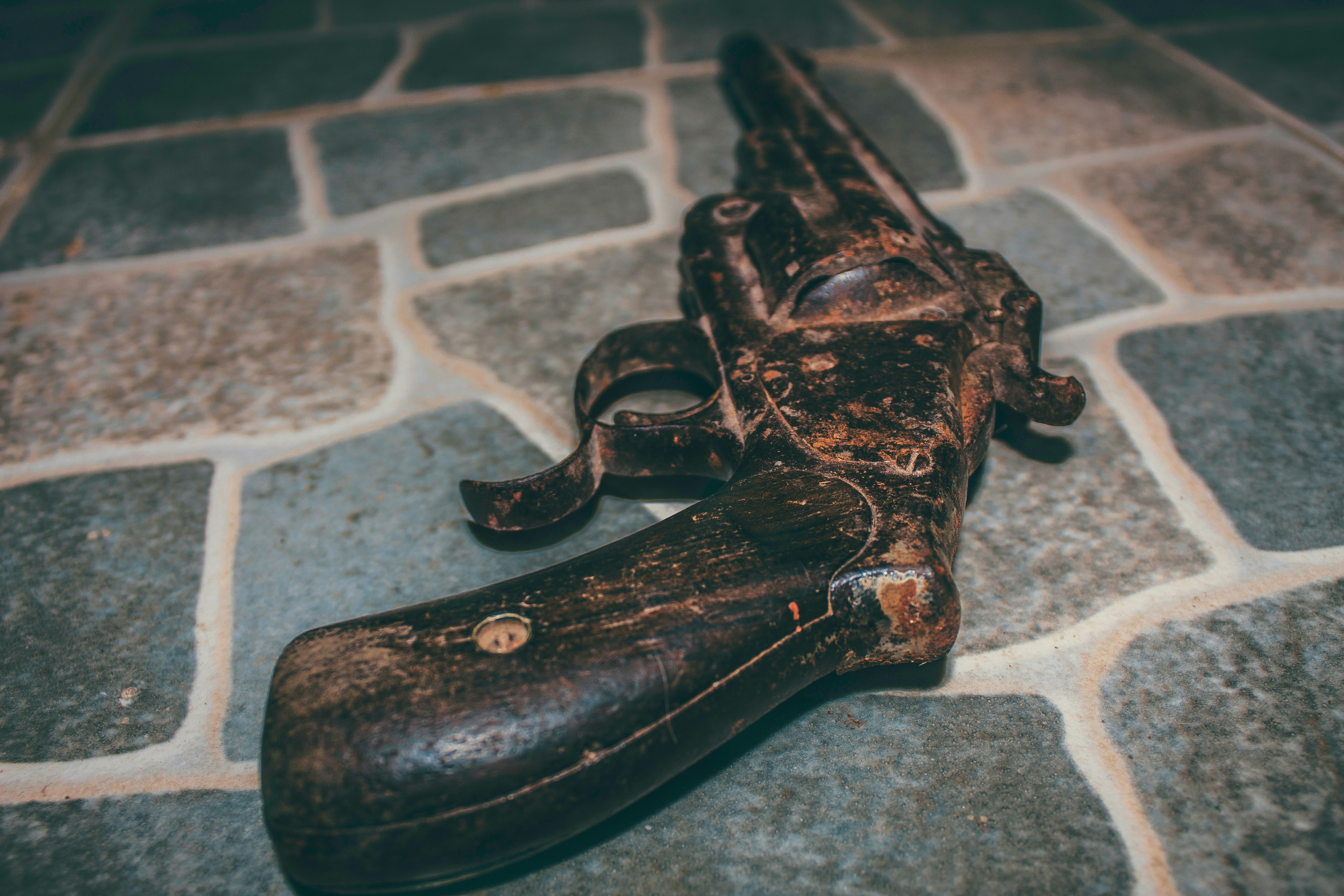 총이 고장 나는 꿈과 그 해석들이 주는 의미