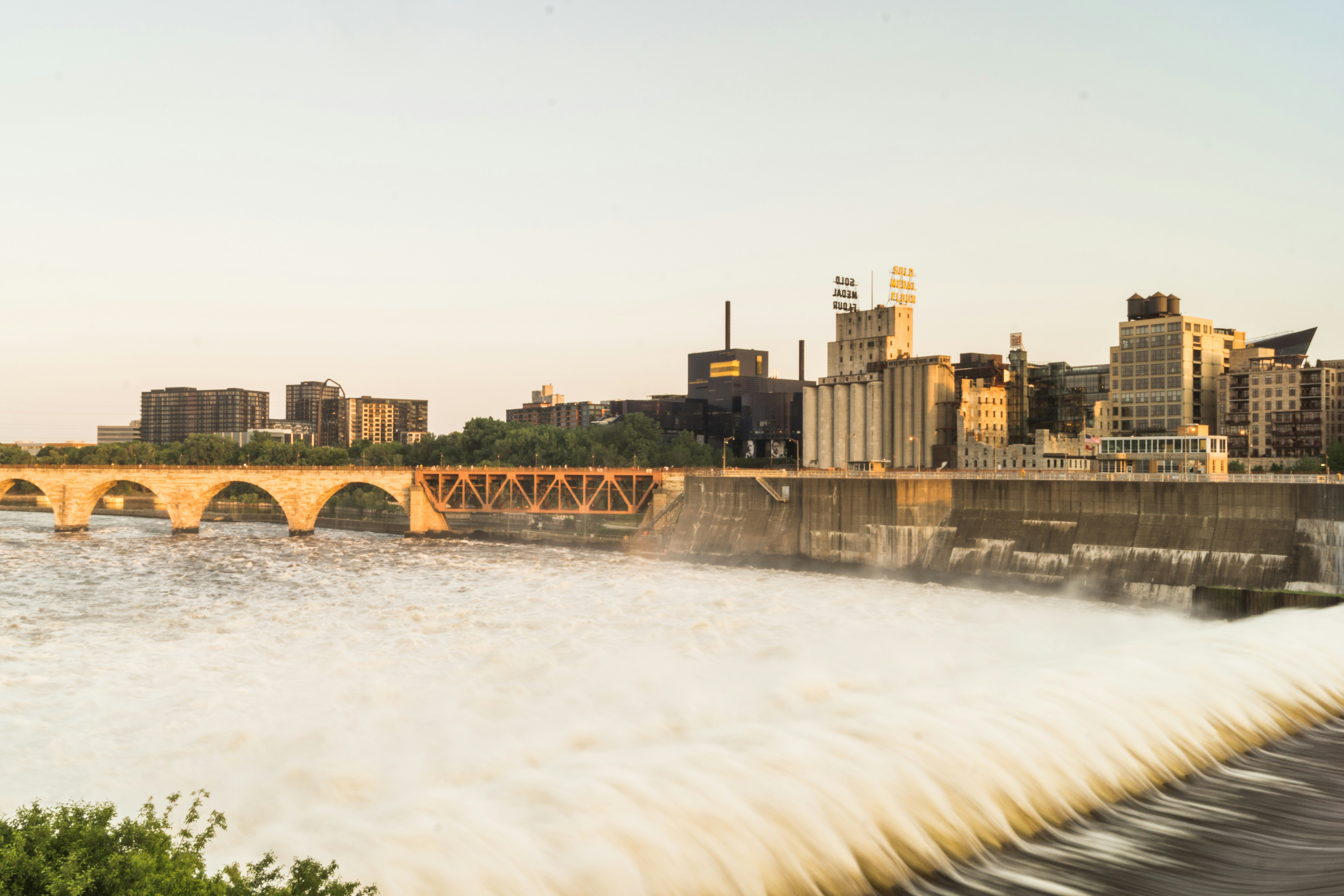 Minneapolis skyline LinkedIn background