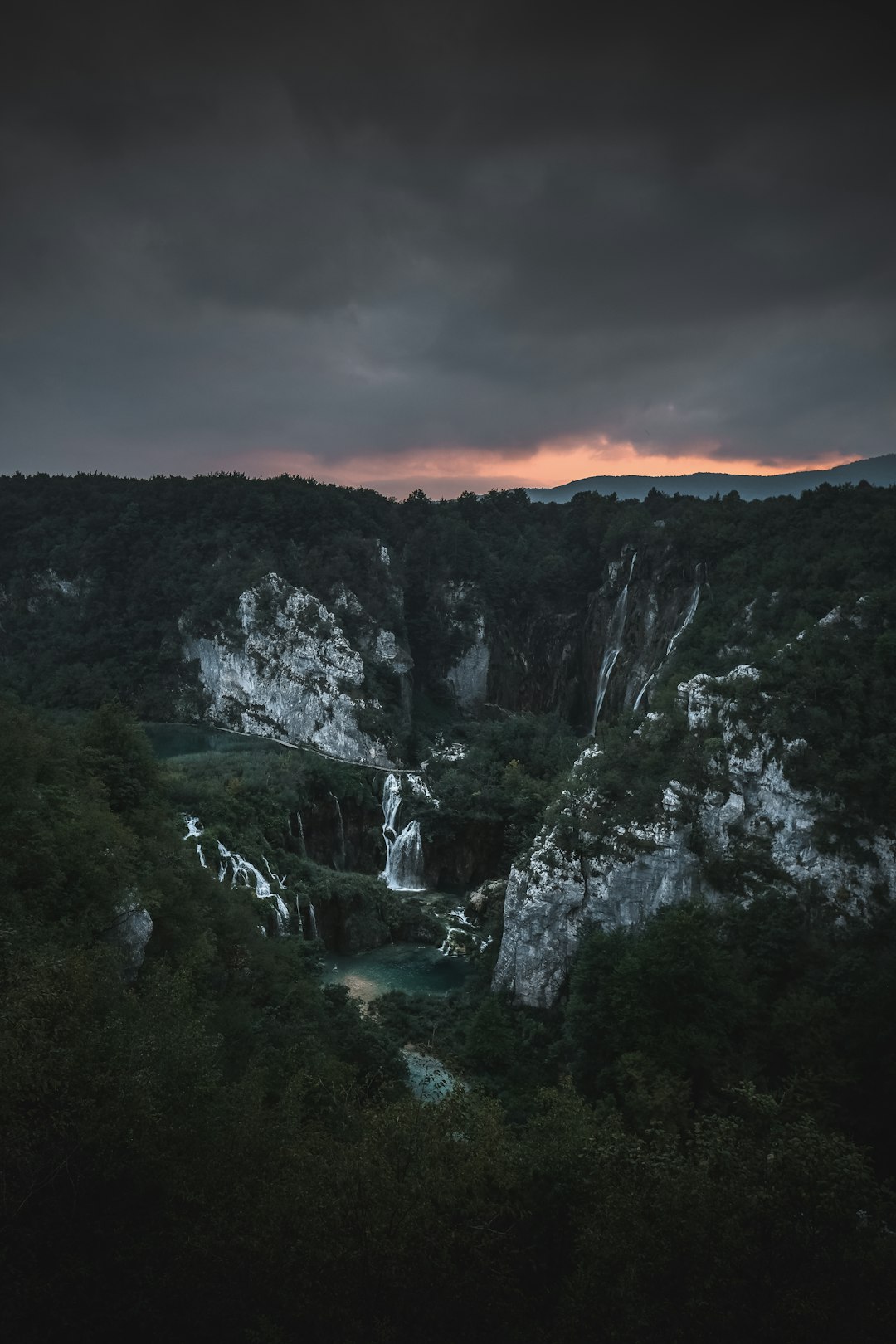 green and white mountain