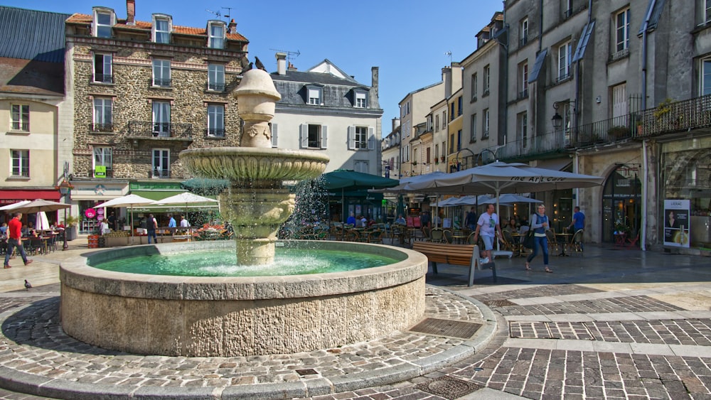 outdoor round fountain