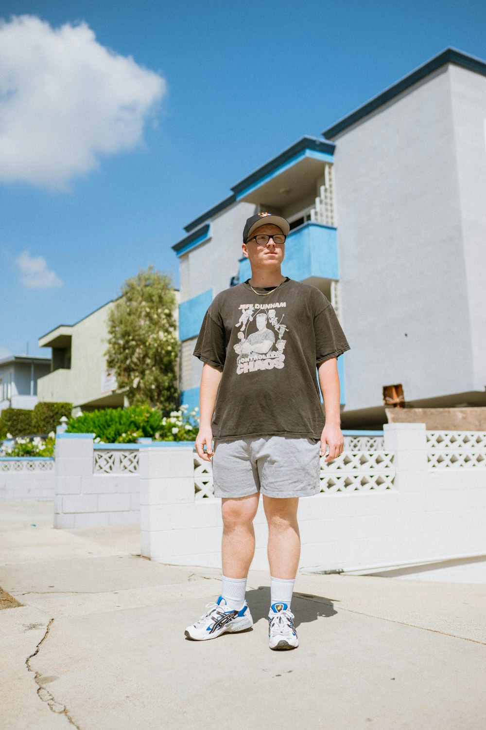 man in black crew-neck T-shirt