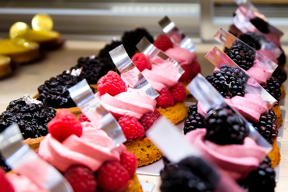 berries cupcakes