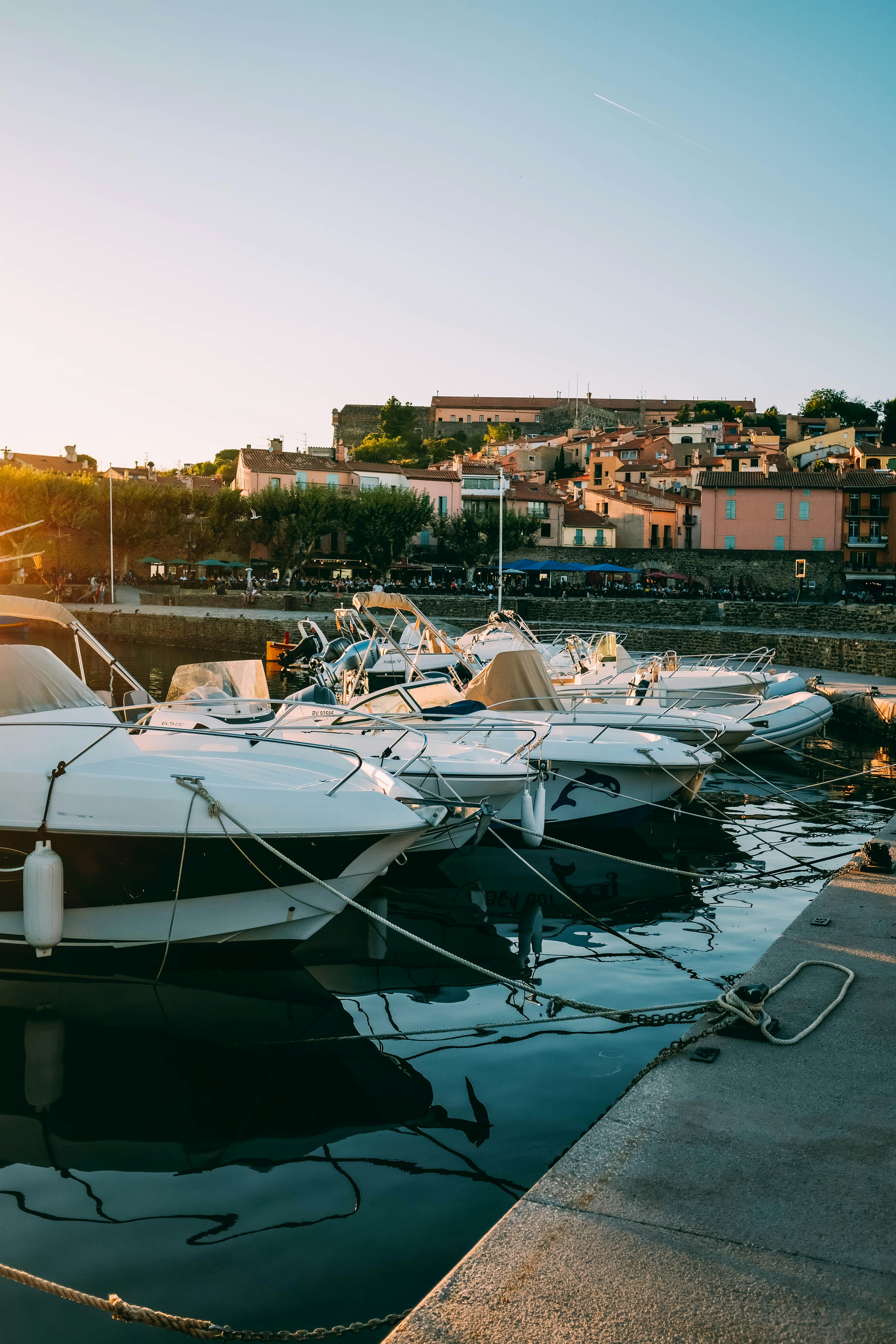 Photo by adrienolichon