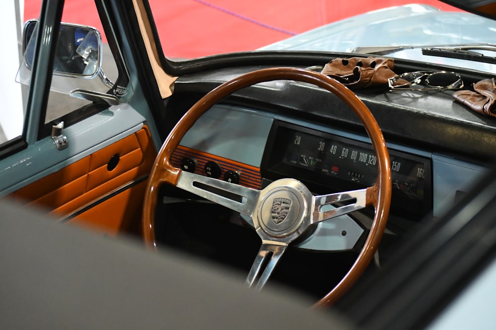 grey and brown steering wheel