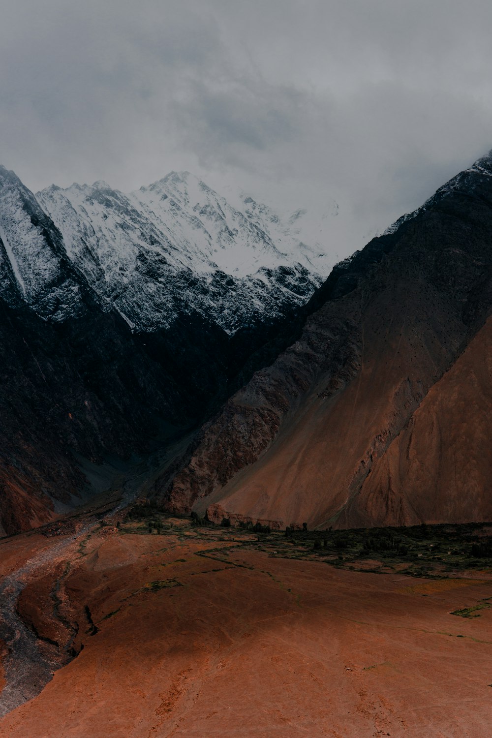 icy mountain scenery