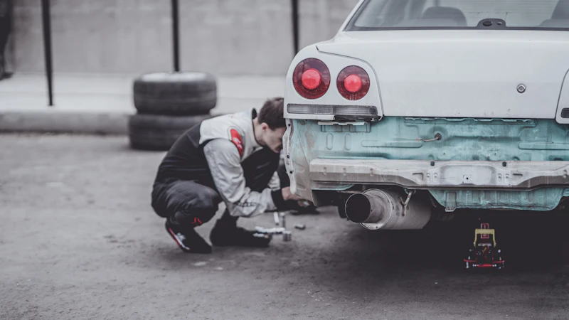 Sportinio automobilio išmetimo sistemos remonto darbai