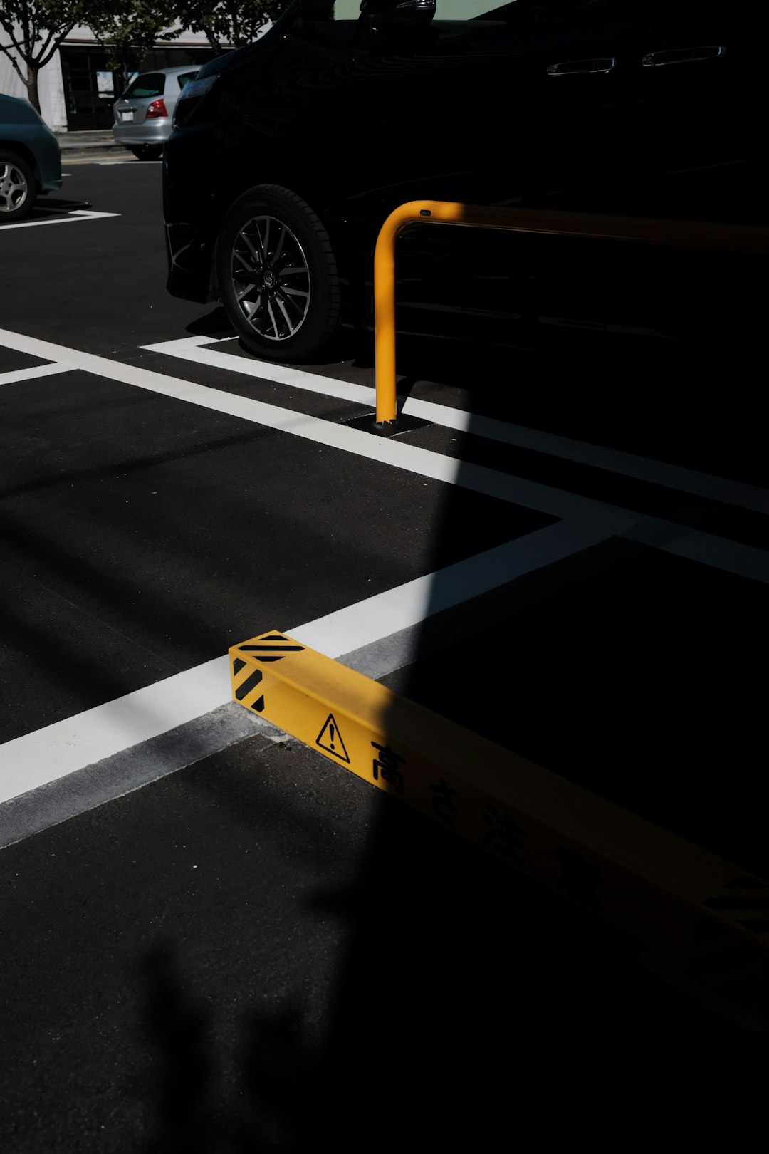 white and gray concrete road