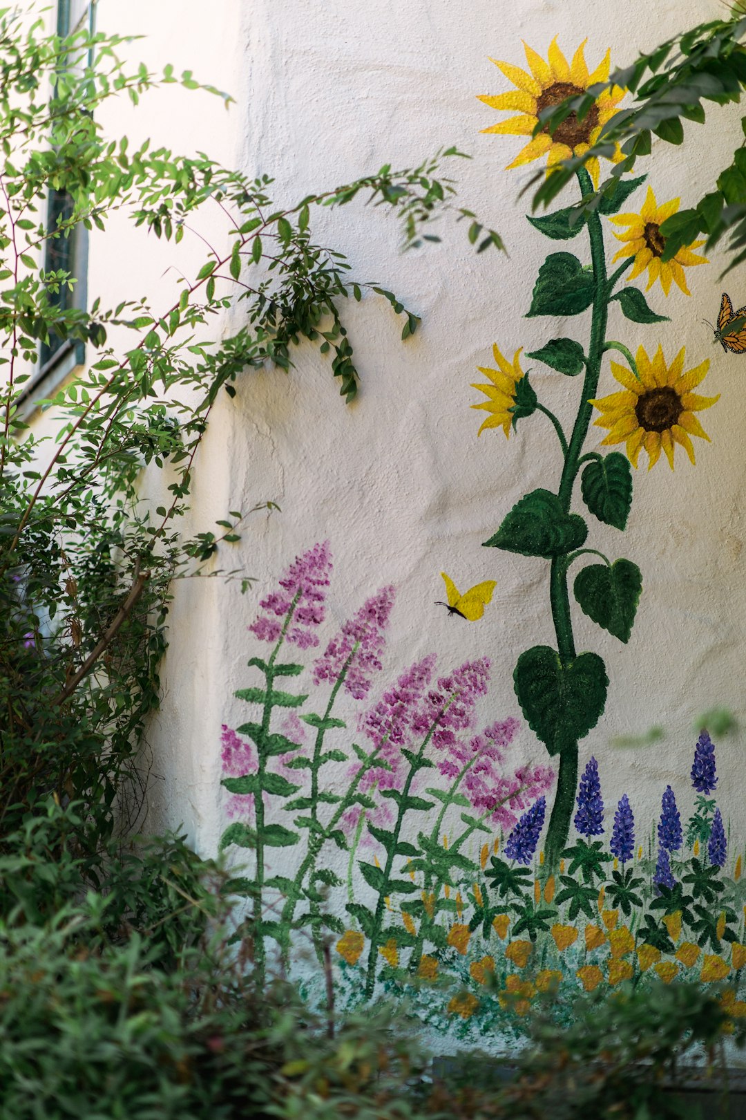 sunflower-painted wall