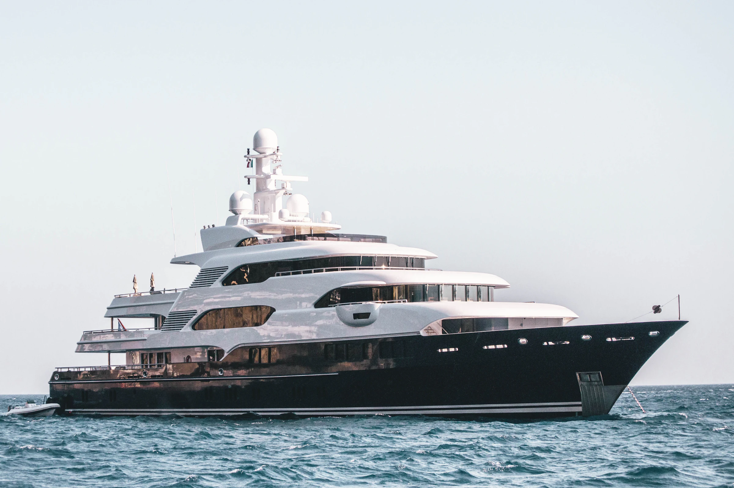 60ft luxury yacht at anchor in the Gulf