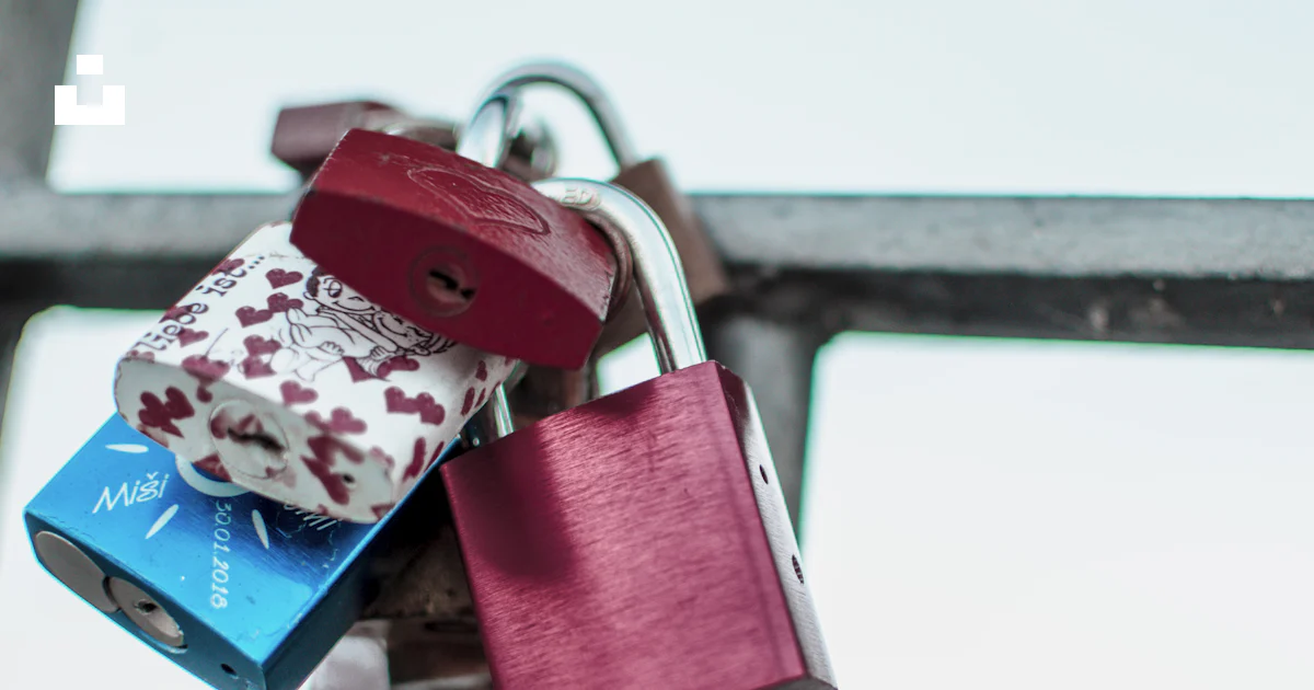 Assorted-color padlocks photo – Free Love Image on Unsplash