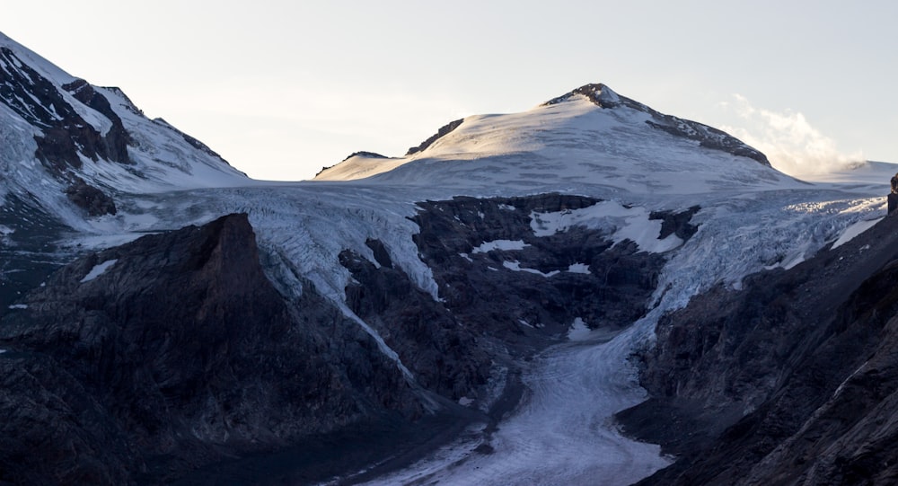 snow-covered mountain at daytime