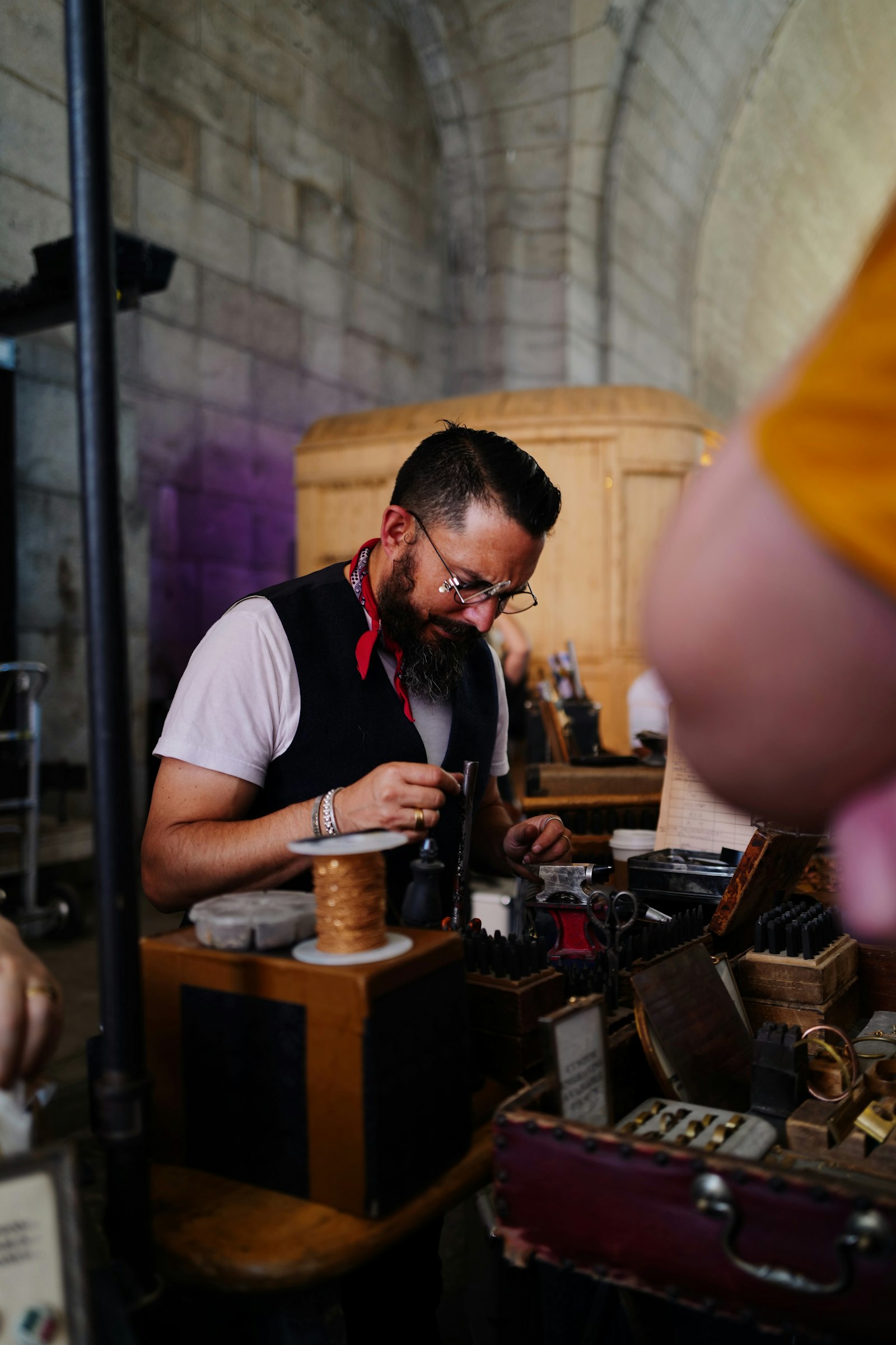 Leica Q2 sample photo. Man sitting near gold photography