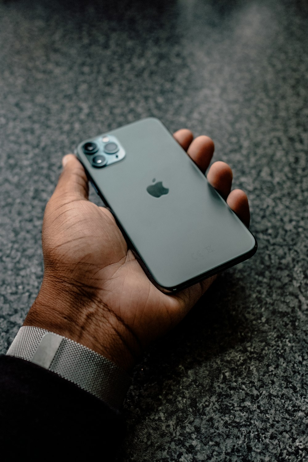 black iPhone 11