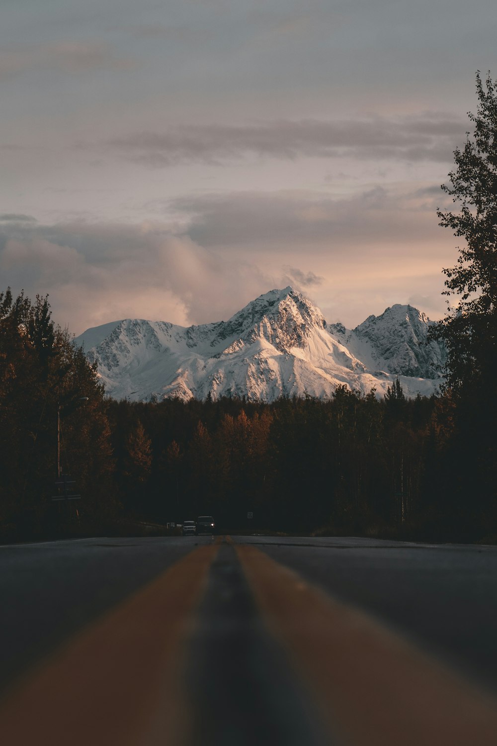 snow-covered mountain during daytime