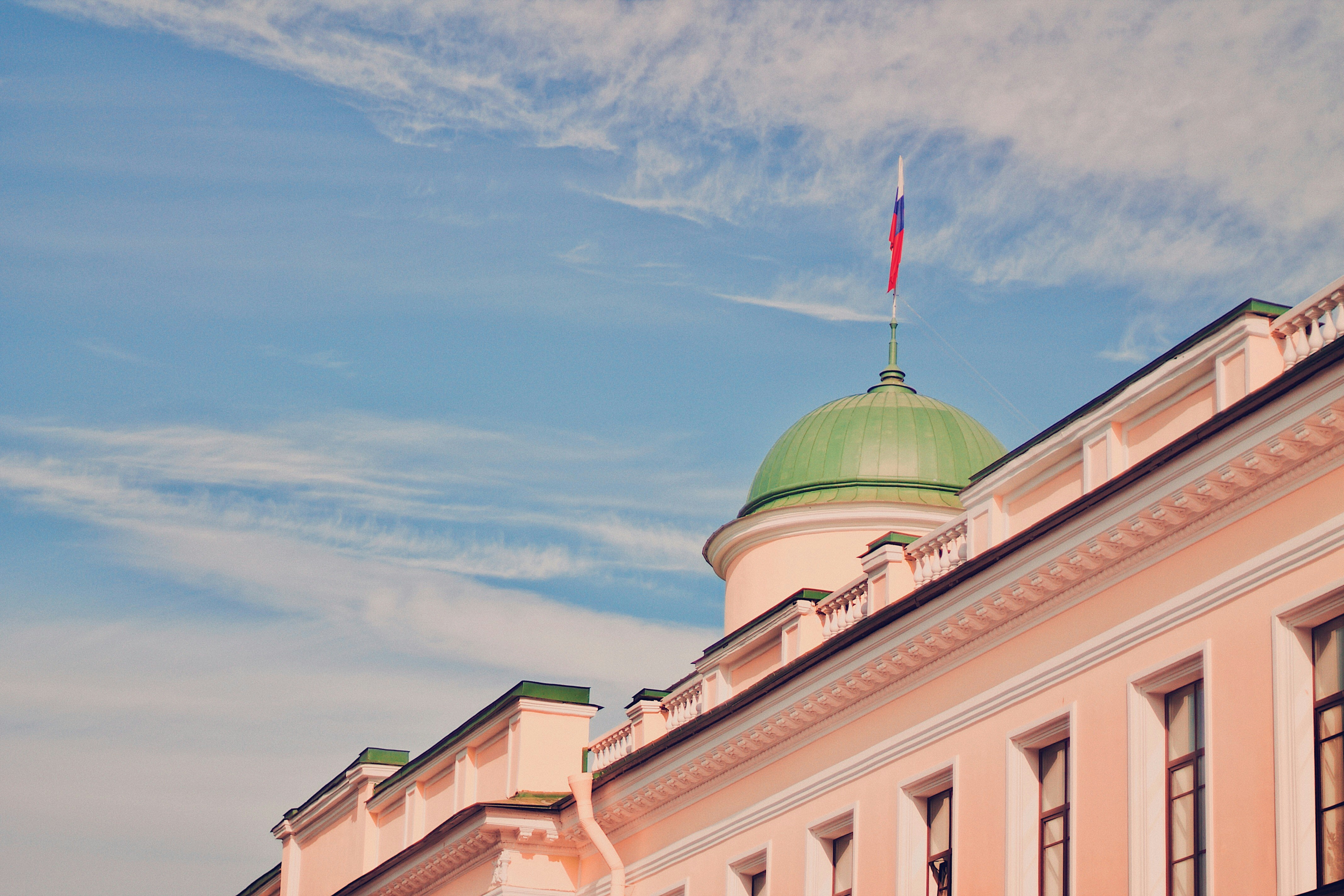 Photo by buzzinuniverse