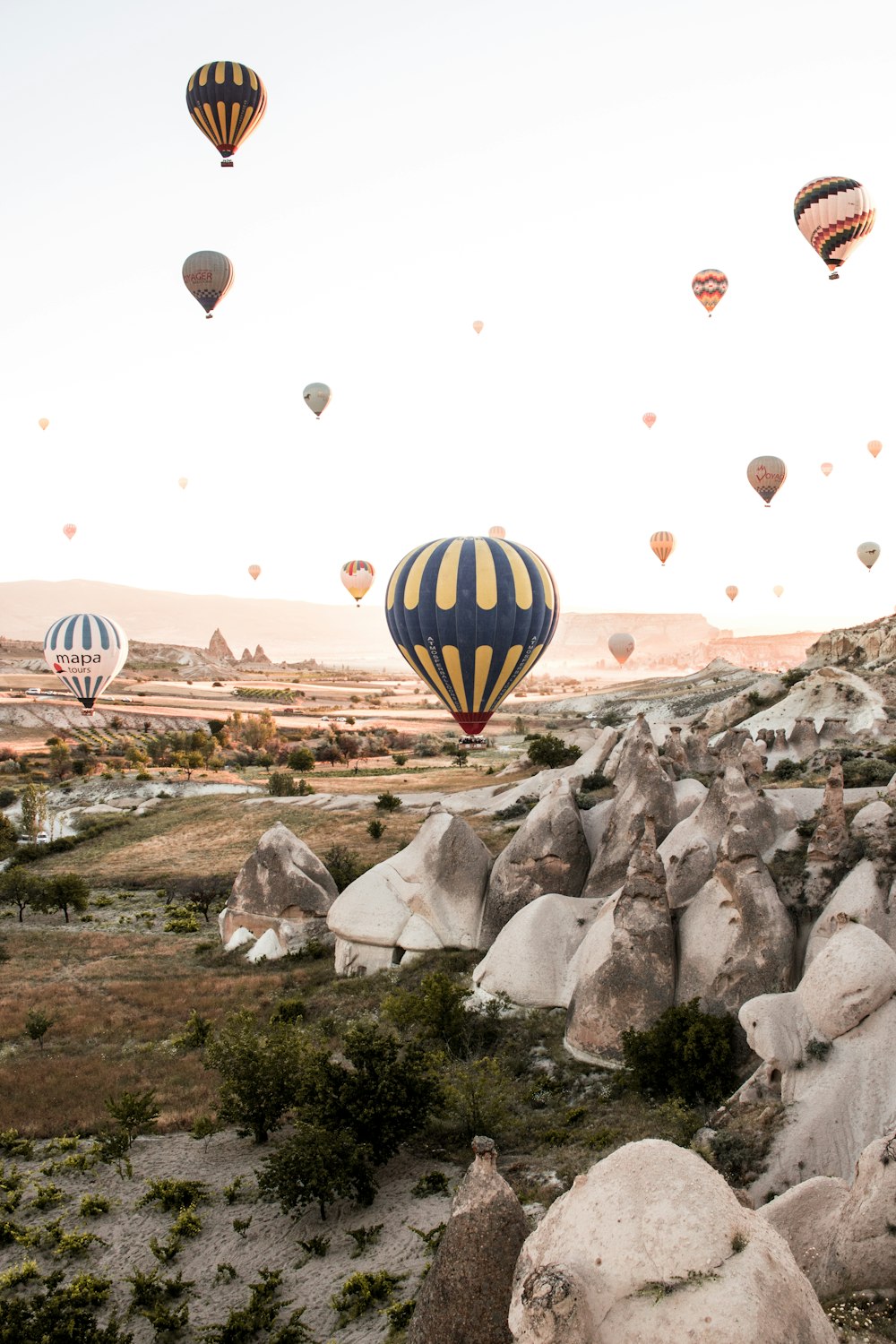 Volo in mongolfiera durante il giorno