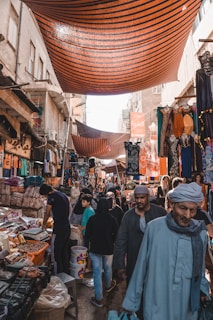 people between vendors