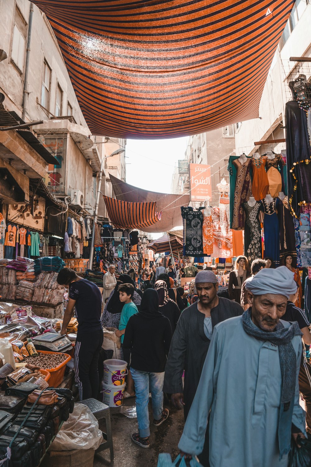 people between vendors