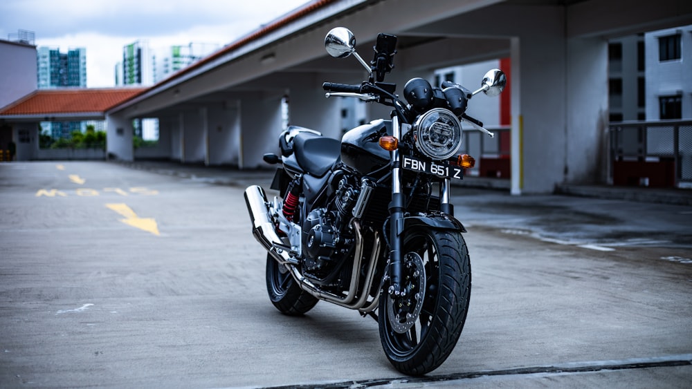 black motorcycle close-up photography