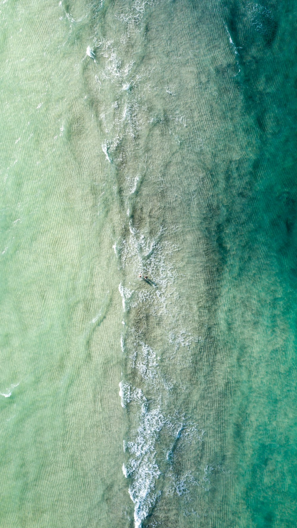 a bird's eye view of a body of water