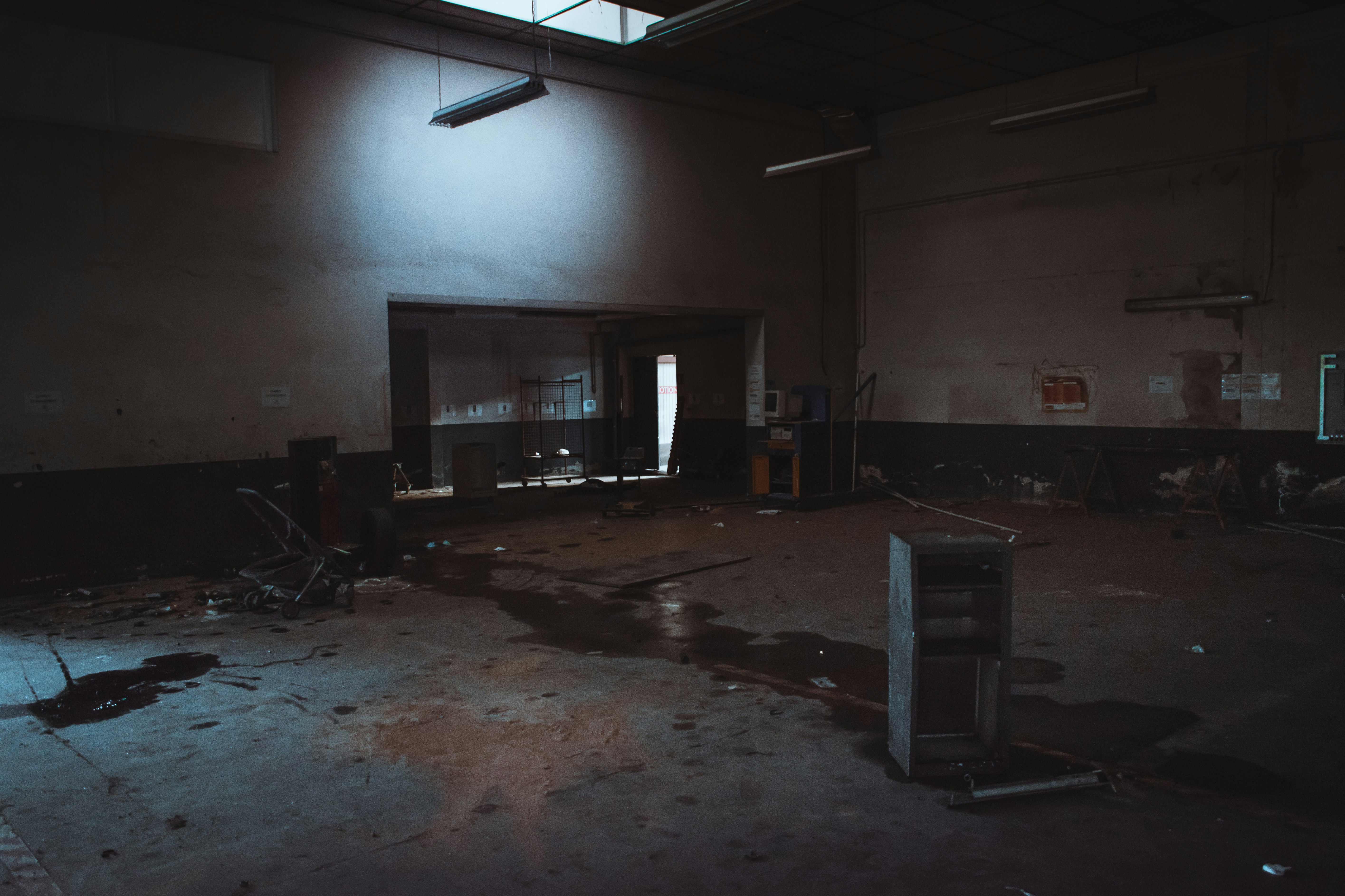 photo-1569621852749-9078b04aec0e?ixlib=rb-4.1.0&ixid=M3wxMjA3fDB8MHxzZWFyY2h8MXx8JUU1JUJCJUJBJUU3JUFEJTkxJUU3JTg5JUE5JTIwJUU1JUFFJUE0JUU1JTg2JTg1JTIwJUU4JThEJTkyJUU1JUJBJTlGfGVufDB8fDB8fHww&auto=format&fit=crop&q=60&w=2000