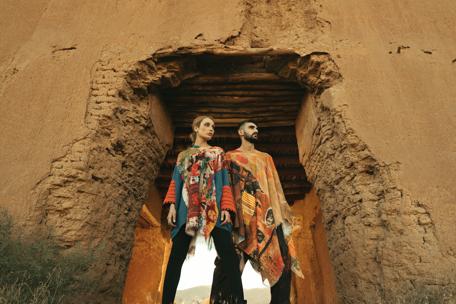 Sony a7R II + Sigma 24mm F1.4 DG HSM Art sample photo. Couple in tunnel photography