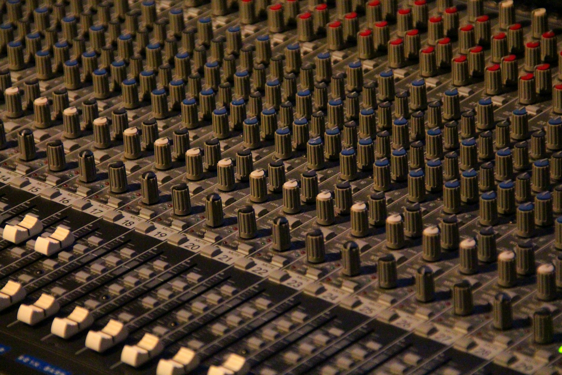black and gray music machine